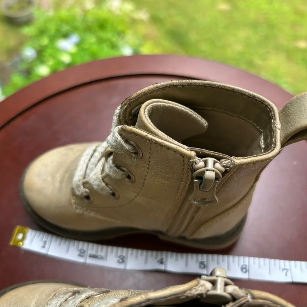 Gold Combat Boots | Toddler Girl Size 5 | Cat & Jack ✨